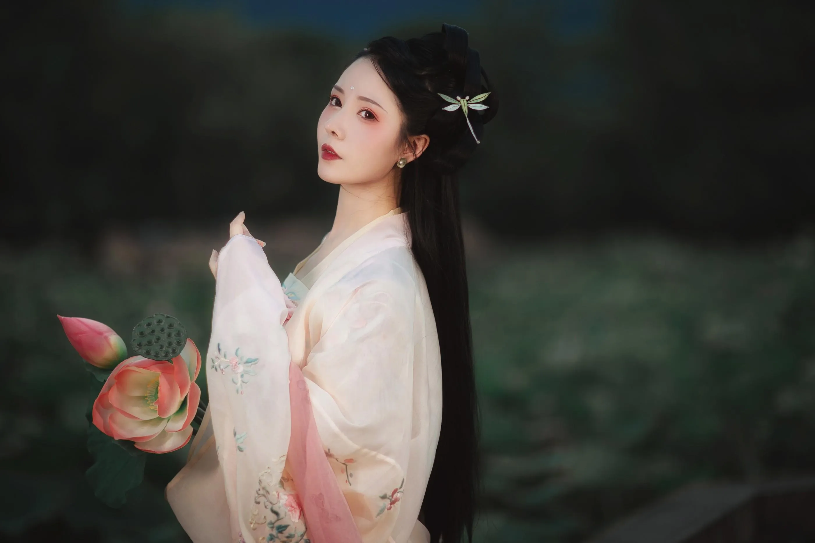 [YITUYU艺图语]2022.01.03 荷 葵花花花儿 [21P]插图3
